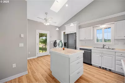 300 Reuben Boise Rd, Dallas, OR 97338 - Photo 19