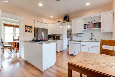 1888 Lincoln St, Eugene, OR 97401 - Photo 7