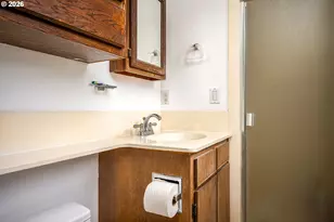 819 SE 136th Ave, Portland, OR 97233 - Photo 17