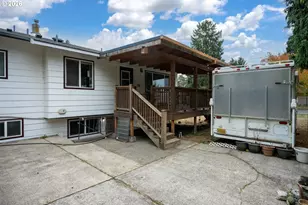 819 SE 136th Ave, Portland, OR 97233 - Photo 39