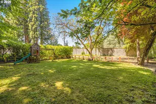 337 NE 28th Ave, Hillsboro, OR 97124 - Photo 29