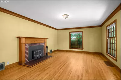 337 NE 28th Ave, Hillsboro, OR 97124 - Photo 9