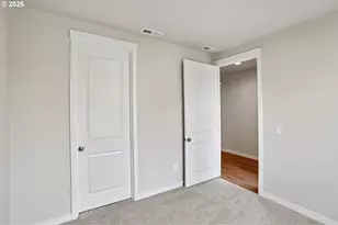704 Magnolia Ave, Woodburn, OR 97071 - Photo 15