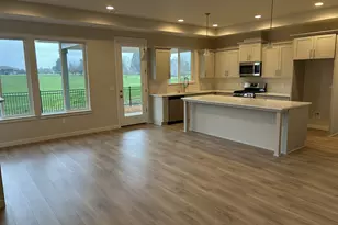 704 Magnolia Ave, Woodburn, OR 97071 - Photo 7