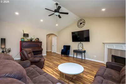 467 E Johnson St, Carlton, OR 97111 - Photo 13