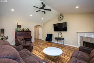 467 E Johnson St, Carlton, OR 97111 - Photo 13