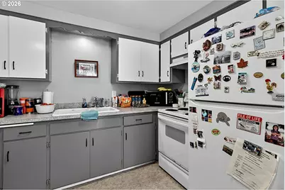 945 Madison St, Eugene, OR 97402 - Photo 15