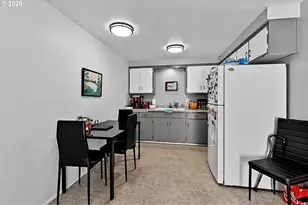 945 Madison St, Eugene, OR 97402 - Photo 17