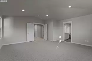 8254 SE Orion Ln, Hillsboro, OR 97123 - Photo 13