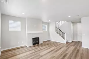 8254 SE Orion Ln, Hillsboro, OR 97123 - Photo 9