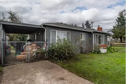 575 W Center St, Roseburg, OR 97471 - Photo 33