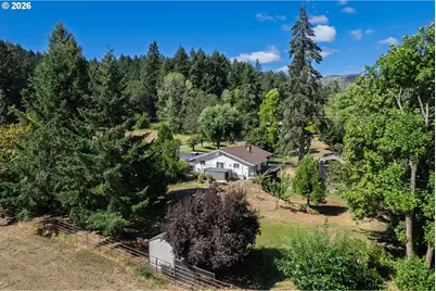 604 Woodruff Rd, Roseburg, OR 97471 - Photo 3