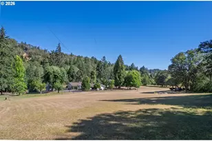 604 Woodruff Rd, Roseburg, OR 97471 - Photo 5