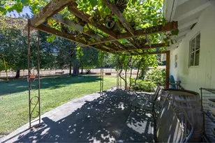 604 Woodruff Rd, Roseburg, OR 97471 - Photo 33