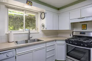 604 Woodruff Rd, Roseburg, OR 97471 - Photo 11