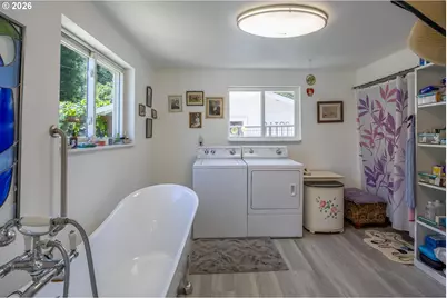 604 Woodruff Rd, Roseburg, OR 97471 - Photo 17