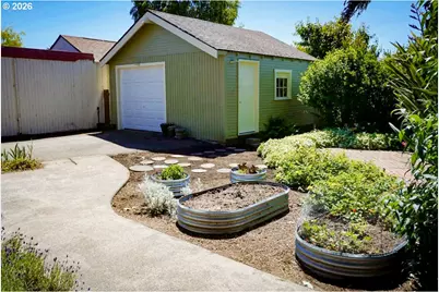 377 N Dean St, Coquille, OR 97423 - Photo 37