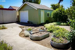 377 N Dean St, Coquille, OR 97423 - Photo 37