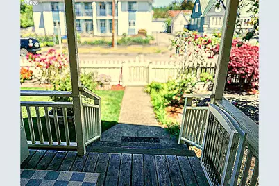 377 N Dean St, Coquille, OR 97423 - Photo 5