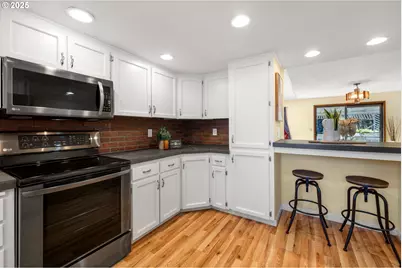 8250 SW 165th Ave, Beaverton, OR 97007 - Photo 9