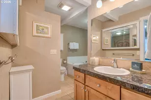 17636 Tennis Village Ct, Sunriver, OR 97707 - Photo 17