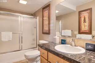 17636 Tennis Village Ct, Sunriver, OR 97707 - Photo 9