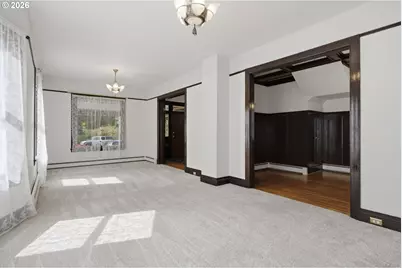 2003 NE Halsey St, Portland, OR 97232 - Photo 9