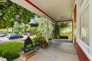 2003 NE Halsey St, Portland, OR 97232 - Photo 5