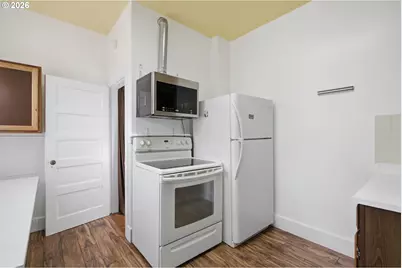 2003 NE Halsey St, Portland, OR 97232 - Photo 19
