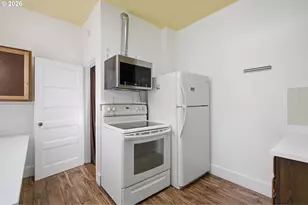 2003 NE Halsey St, Portland, OR 97232 - Photo 19