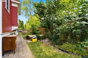2003 NE Halsey St, Portland, OR 97232 - Photo 41