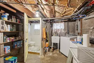 2003 NE Halsey St, Portland, OR 97232 - Photo 35