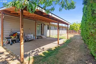 940 Johnson St, Woodburn, OR 97071 - Photo 21