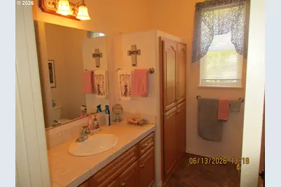 2635 Whistlers Park Rd, Roseburg, OR 97470 - Photo 19