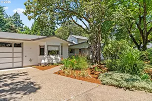 1572 Happy Ln, Eugene, OR 97401 - Photo 3