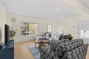 2922 Walnut Ct, Hubbard, OR 97032 - Photo 5