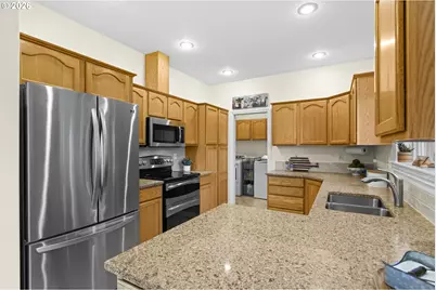 2922 Walnut Ct, Hubbard, OR 97032 - Photo 11