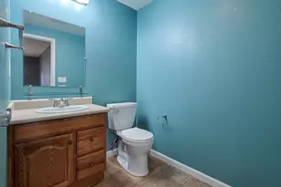 225 SW Fleishauer Ln, McMinnville, OR 97128 - Photo 25