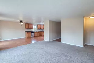 225 SW Fleishauer Ln, McMinnville, OR 97128 - Photo 19