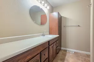 225 SW Fleishauer Ln, McMinnville, OR 97128 - Photo 29