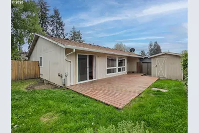 225 SW Fleishauer Ln, McMinnville, OR 97128 - Photo 5