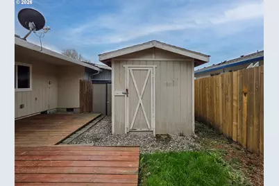 225 SW Fleishauer Ln, McMinnville, OR 97128 - Photo 7