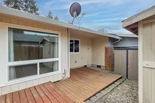 225 SW Fleishauer Ln, McMinnville, OR 97128 - Photo 9