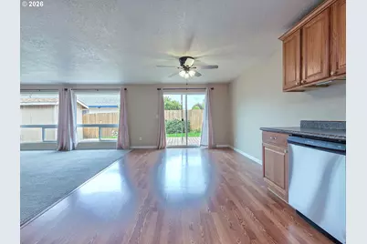 225 SW Fleishauer Ln, McMinnville, OR 97128 - Photo 11
