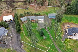 694 Orchard Ln, Roseburg, OR 97471 - Photo 5