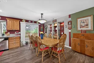 694 Orchard Ln, Roseburg, OR 97471 - Photo 11