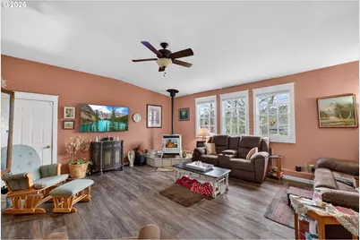 694 Orchard Ln, Roseburg, OR 97471 - Photo 19