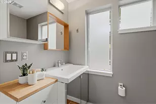 1051 N Fremont St, Portland, OR 97227 - Photo 7