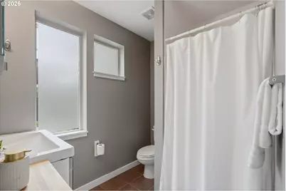 1051 N Fremont St, Portland, OR 97227 - Photo 7