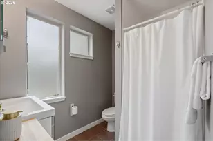1051 N Fremont St, Portland, OR 97227 - Photo 7